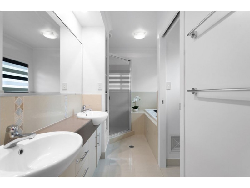 18 Malone Drive, Andergrove QLD 4740