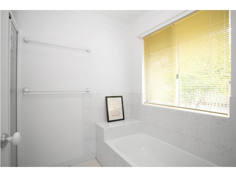 19 Border Street, Glenella QLD 4740