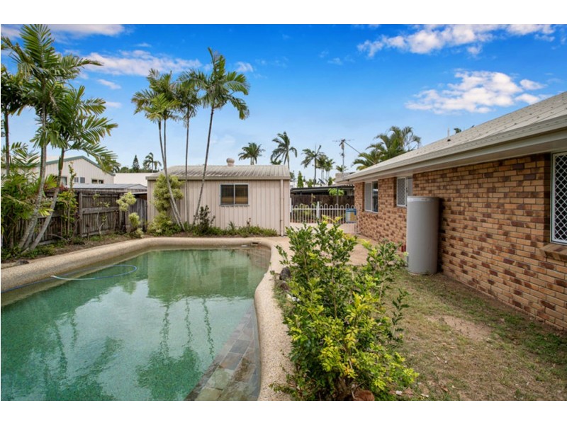 19 Border Street, Glenella QLD 4740