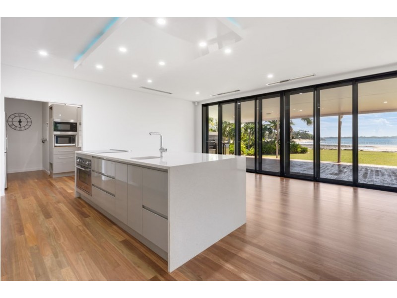 32 Beach Road, Dolphin Heads QLD 4740