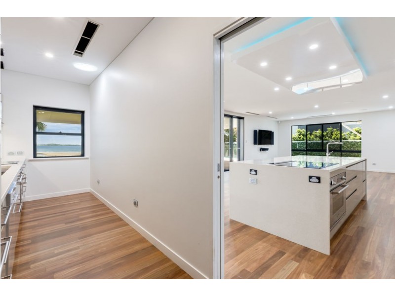 32 Beach Road, Dolphin Heads QLD 4740