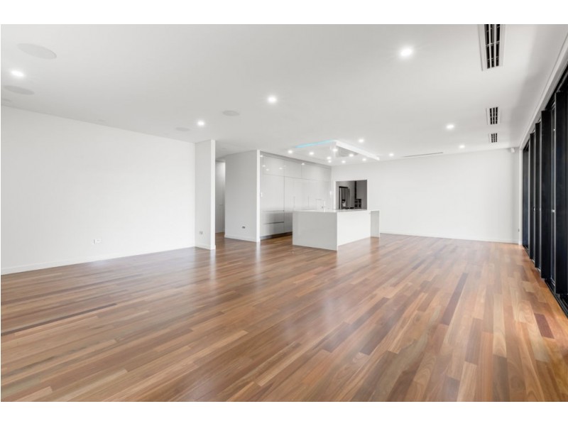 32 Beach Road, Dolphin Heads QLD 4740