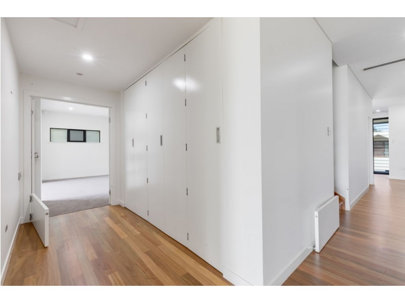 32 Beach Road, Dolphin Heads QLD 4740