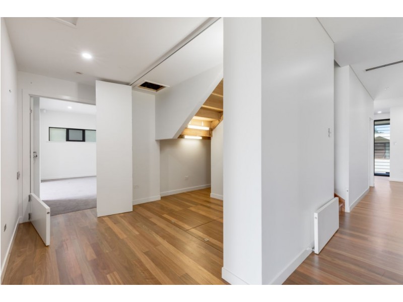 32 Beach Road, Dolphin Heads QLD 4740