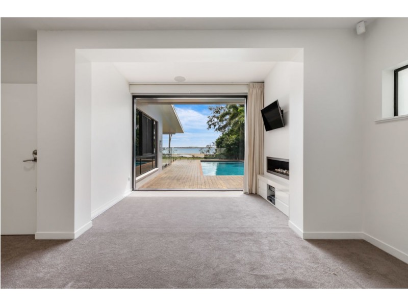 32 Beach Road, Dolphin Heads QLD 4740