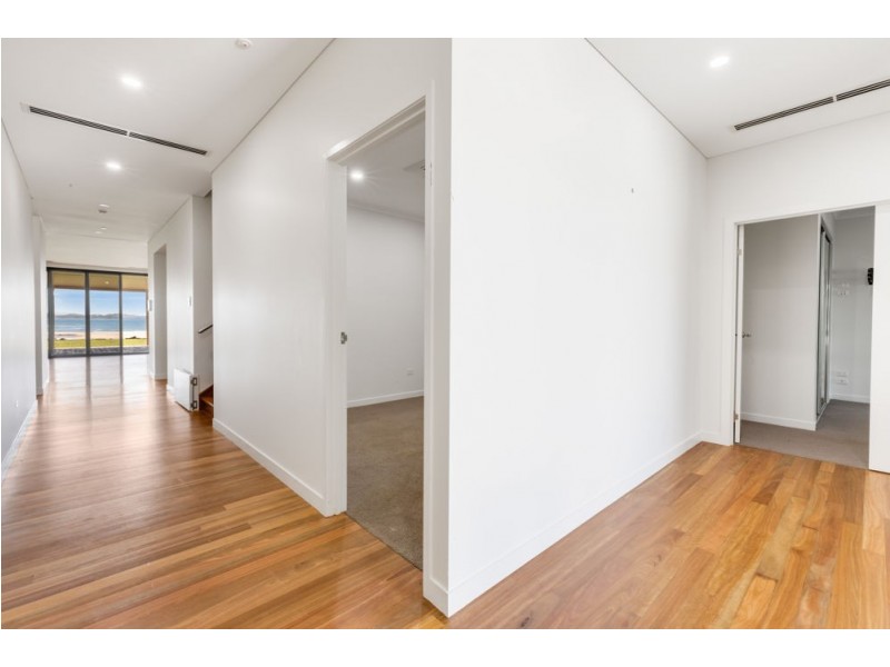 32 Beach Road, Dolphin Heads QLD 4740