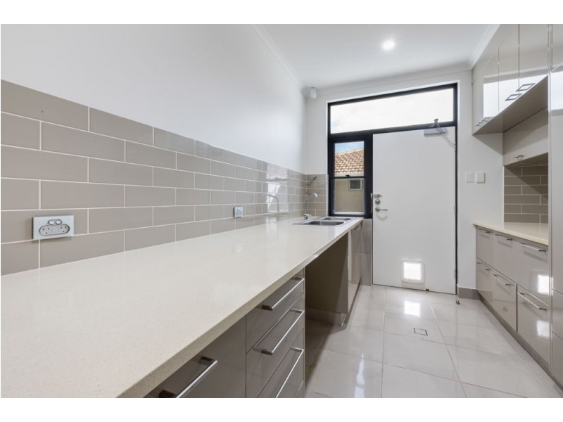 32 Beach Road, Dolphin Heads QLD 4740