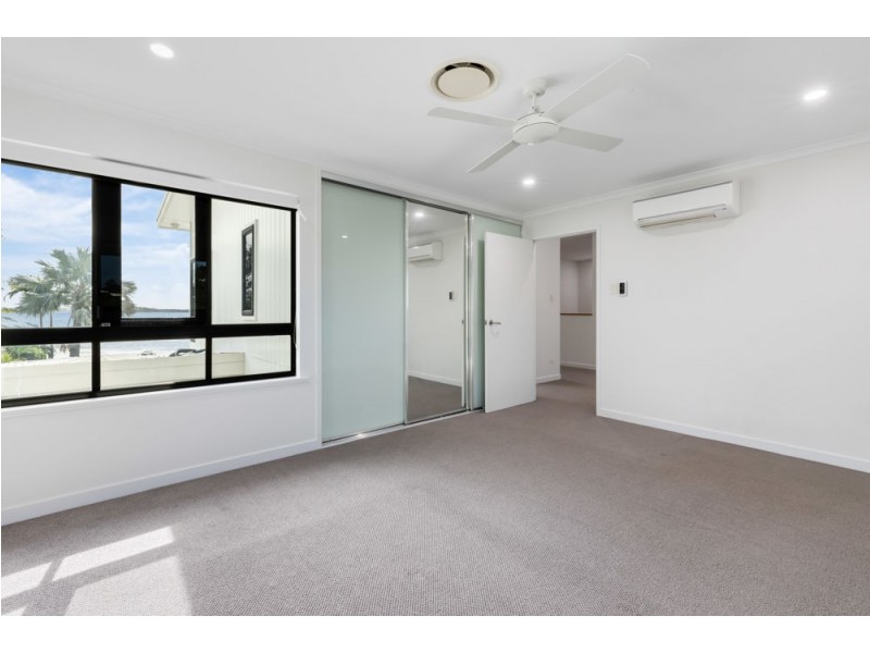 32 Beach Road, Dolphin Heads QLD 4740