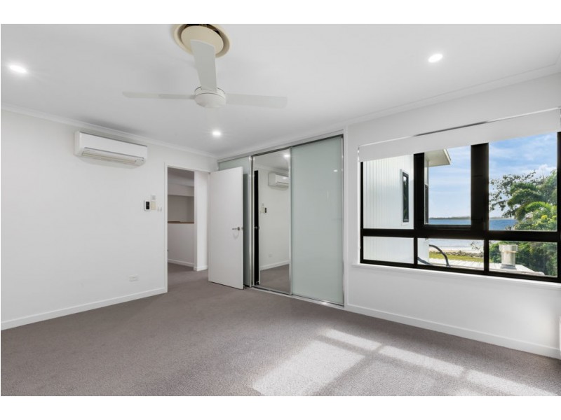 32 Beach Road, Dolphin Heads QLD 4740