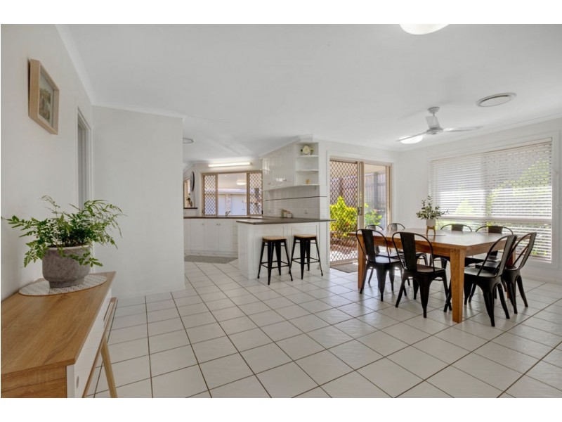 26 Lochmaben Court, Beaconsfield QLD 4740