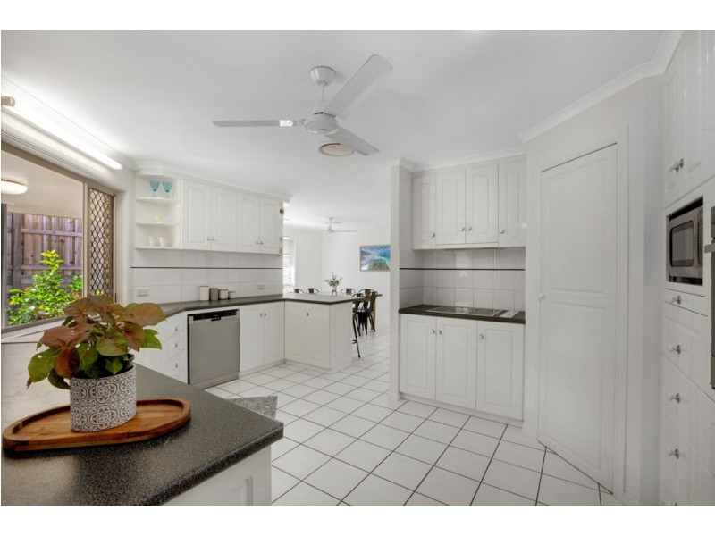 26 Lochmaben Court, Beaconsfield QLD 4740