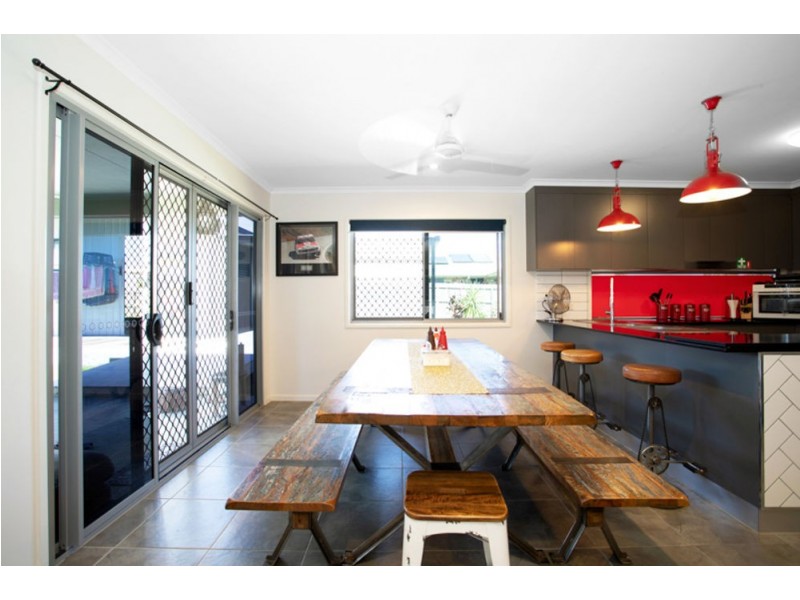 3 Michelle Place, Mirani QLD 4754