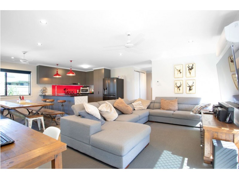 3 Michelle Place, Mirani QLD 4754