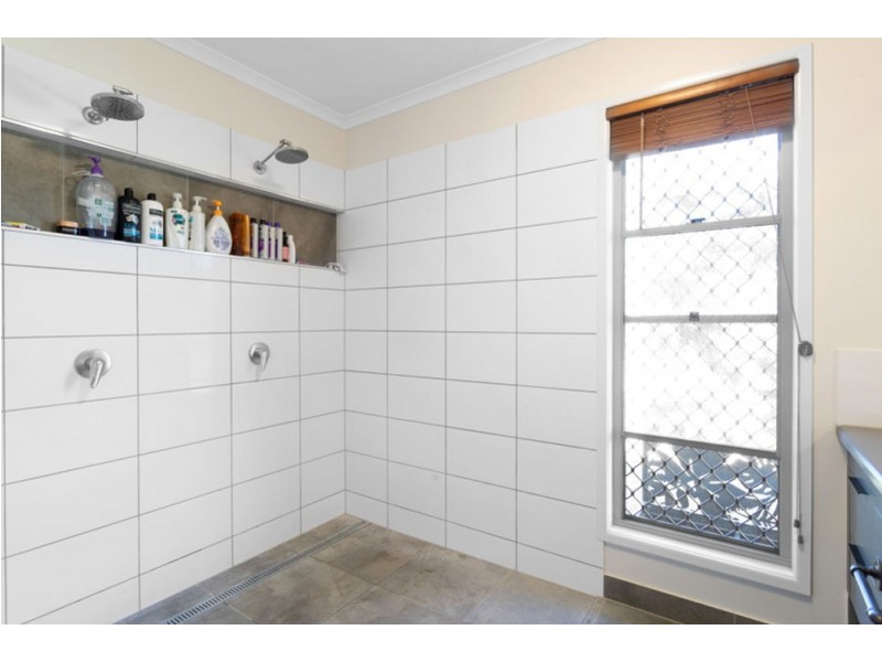 3 Michelle Place, Mirani QLD 4754