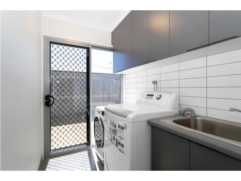 3 Michelle Place, Mirani QLD 4754