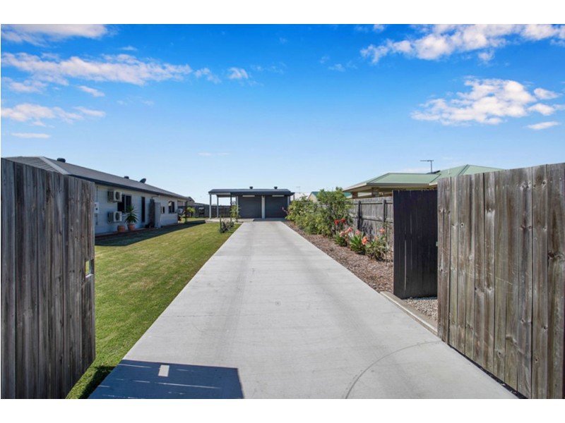 3 Michelle Place, Mirani QLD 4754