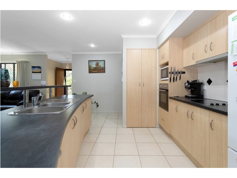 12 Seacove Court, Eimeo QLD 4740