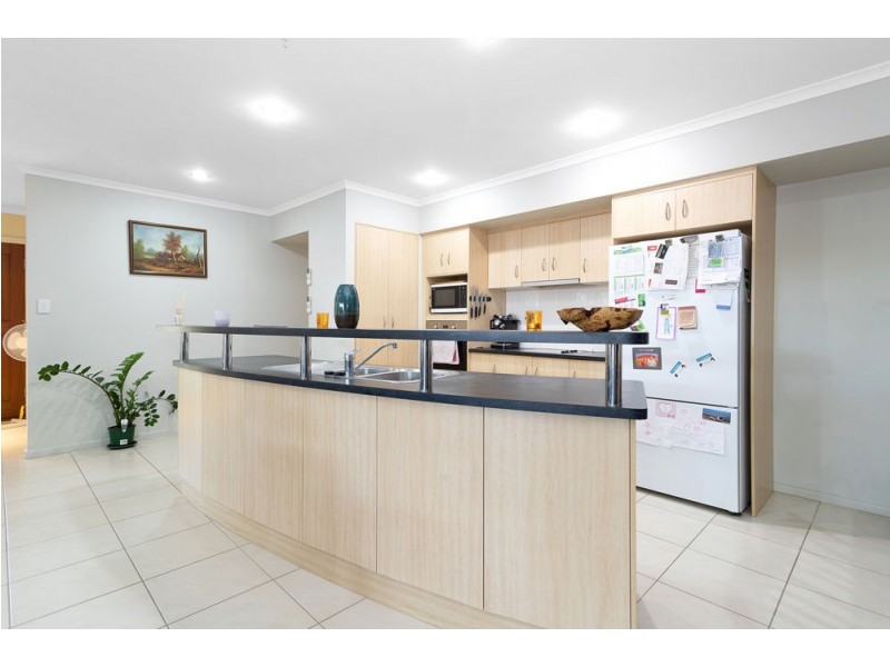 12 Seacove Court, Eimeo QLD 4740