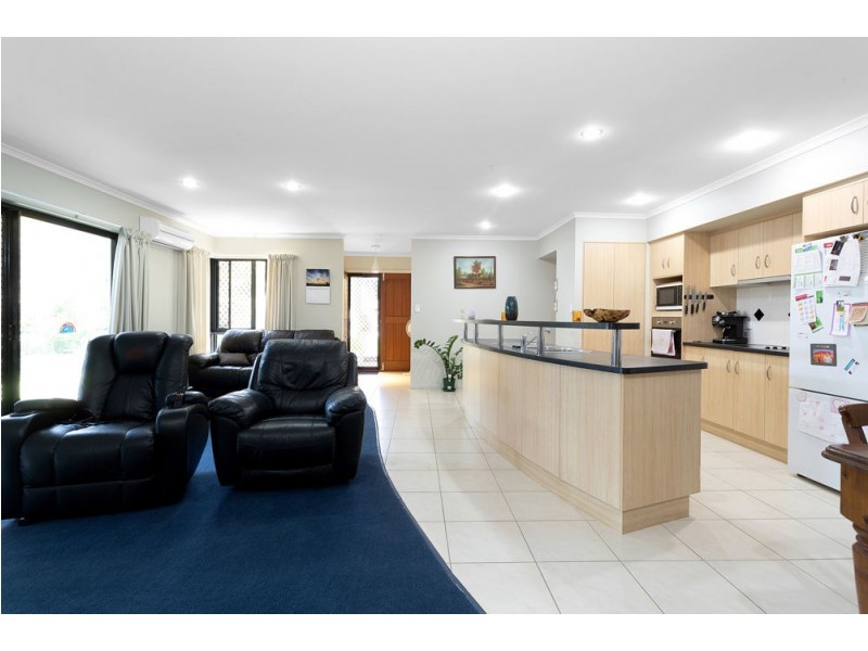 12 Seacove Court, Eimeo QLD 4740