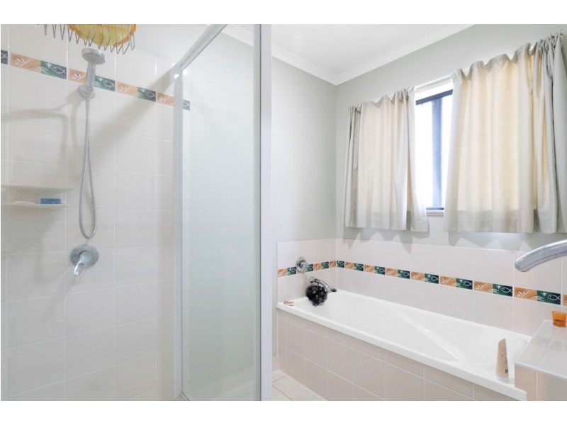 12 Seacove Court, Eimeo QLD 4740