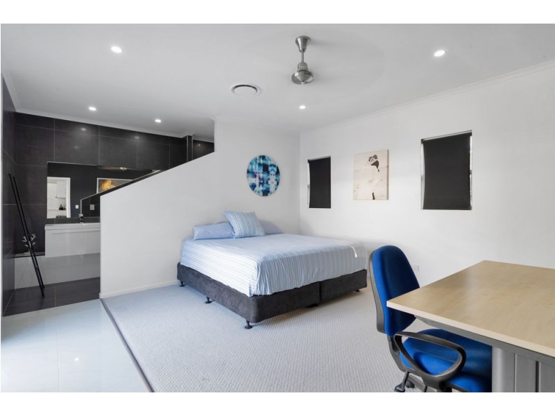 10 ANGLERS PARADE, Blacks Beach QLD 4740