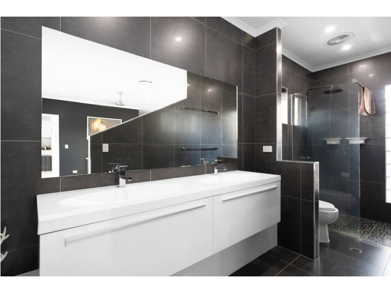 10 ANGLERS PARADE, Blacks Beach QLD 4740