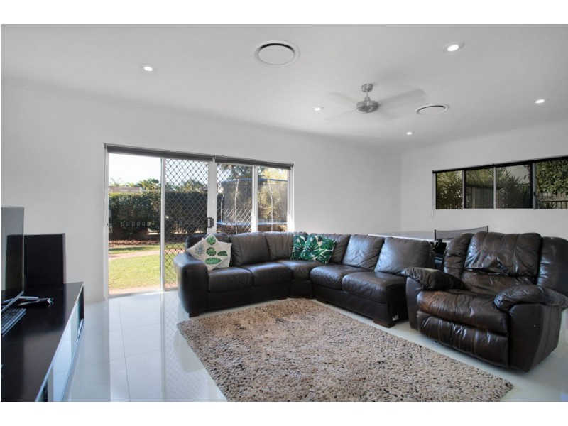10 ANGLERS PARADE, Blacks Beach QLD 4740