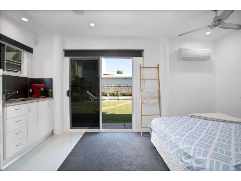 10 ANGLERS PARADE, Blacks Beach QLD 4740