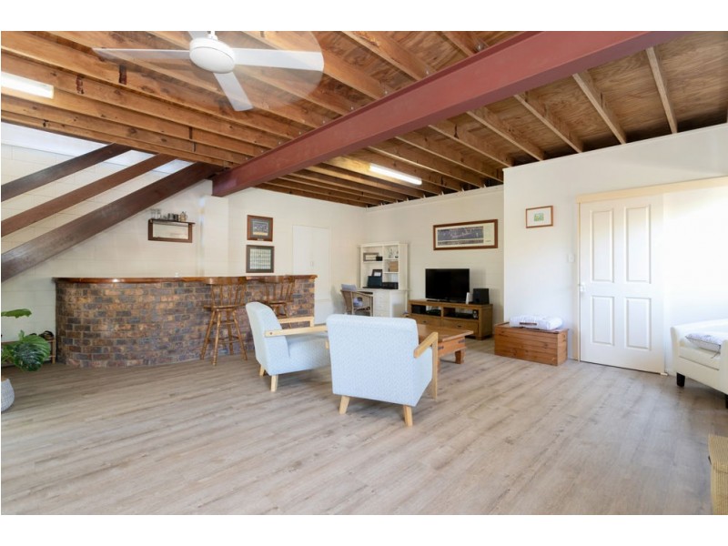 10 McLaughlin Drive, Eimeo QLD 4740