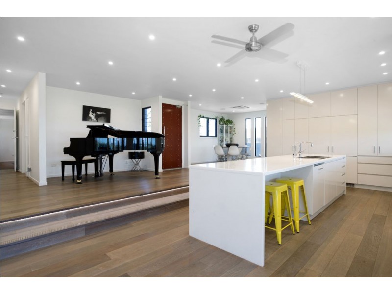 33 Riverleigh Drive, North Mackay QLD 4740