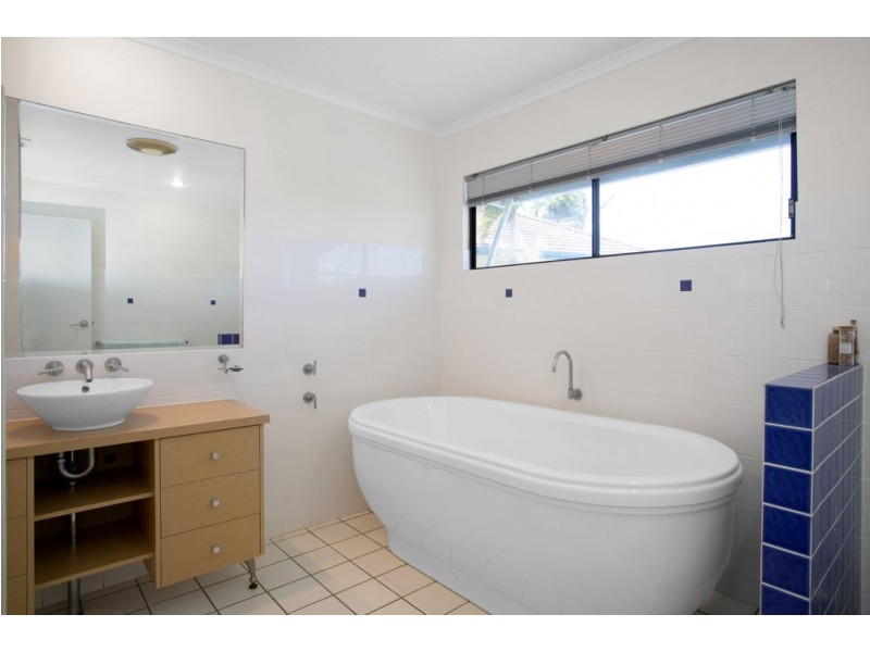 33 Riverleigh Drive, North Mackay QLD 4740