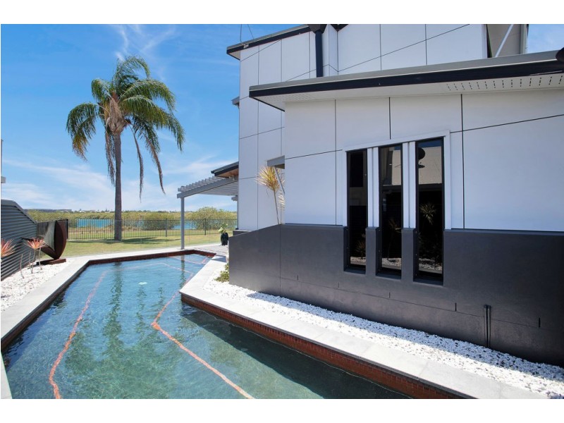 33 Riverleigh Drive, North Mackay QLD 4740