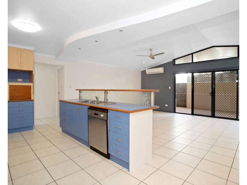 27/4 Bourke Street, Blacks Beach QLD 4740