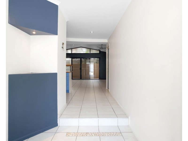 27/4 Bourke Street, Blacks Beach QLD 4740