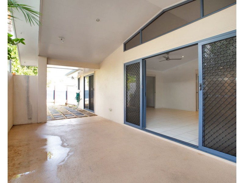 27/4 Bourke Street, Blacks Beach QLD 4740