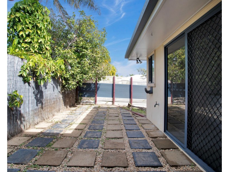 27/4 Bourke Street, Blacks Beach QLD 4740