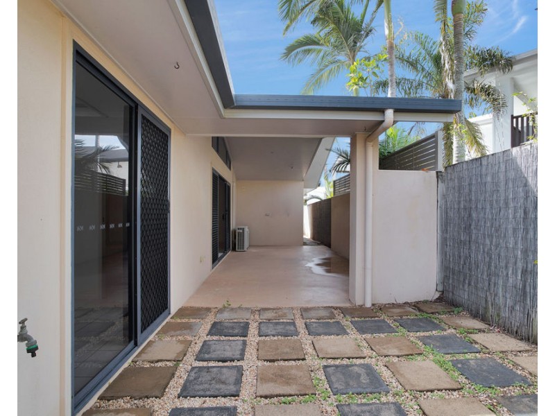 27/4 Bourke Street, Blacks Beach QLD 4740