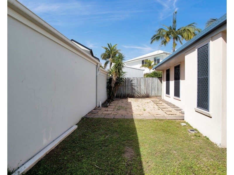 27/4 Bourke Street, Blacks Beach QLD 4740