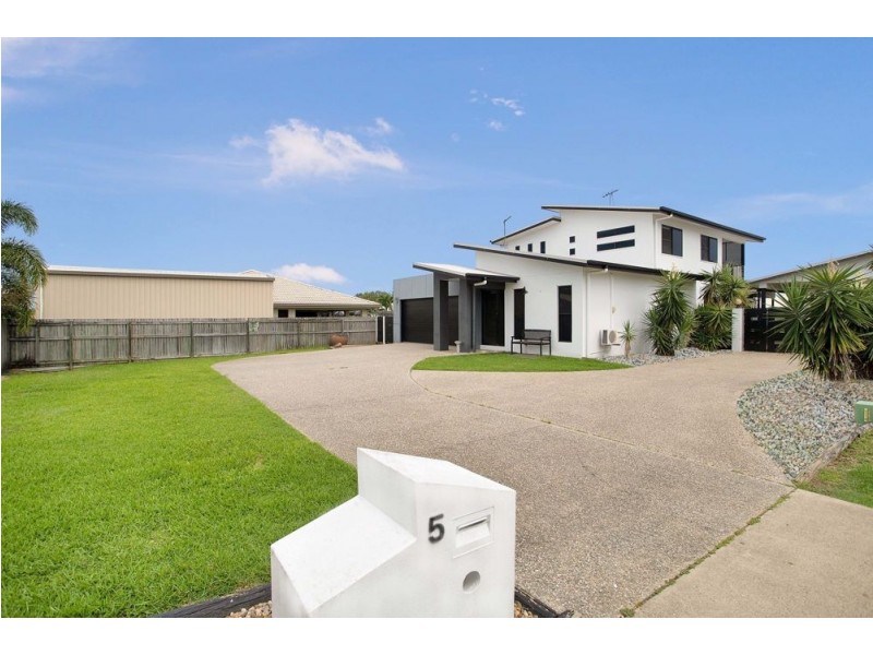 5 Woodroffe Place, Glenella QLD 4740