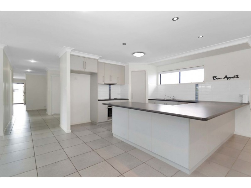 5 Woodroffe Place, Glenella QLD 4740