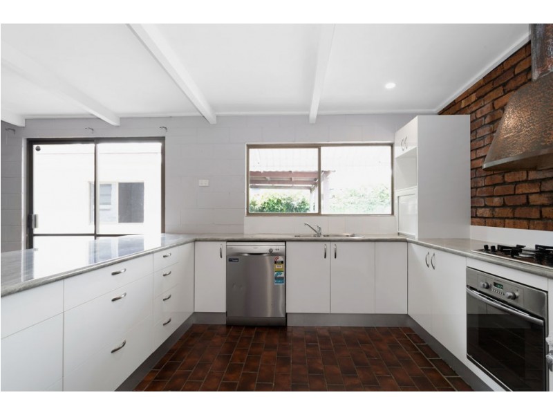 10 Boulton Street, South Mackay QLD 4740