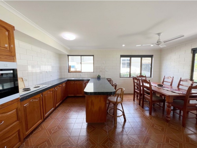 22 Murray Road, St Helens Beach QLD 4798
