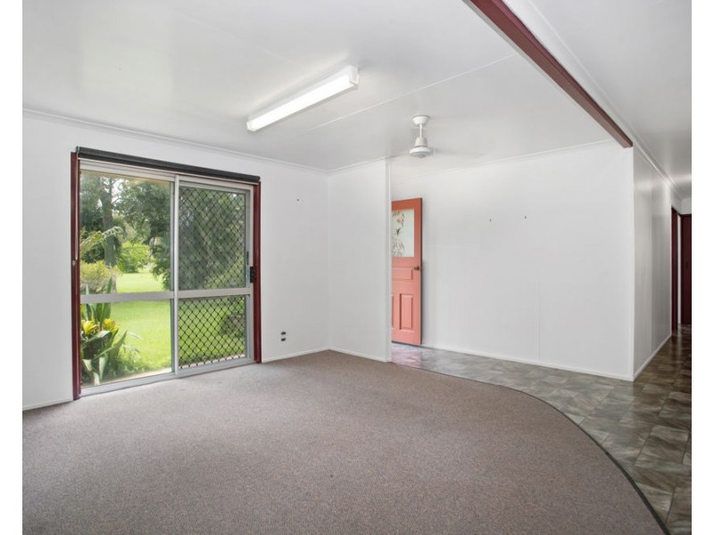 11 Windsor Drive, Hay Point QLD 4740