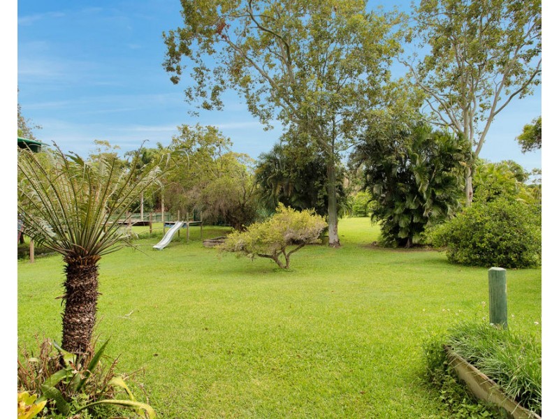 11 Windsor Drive, Hay Point QLD 4740
