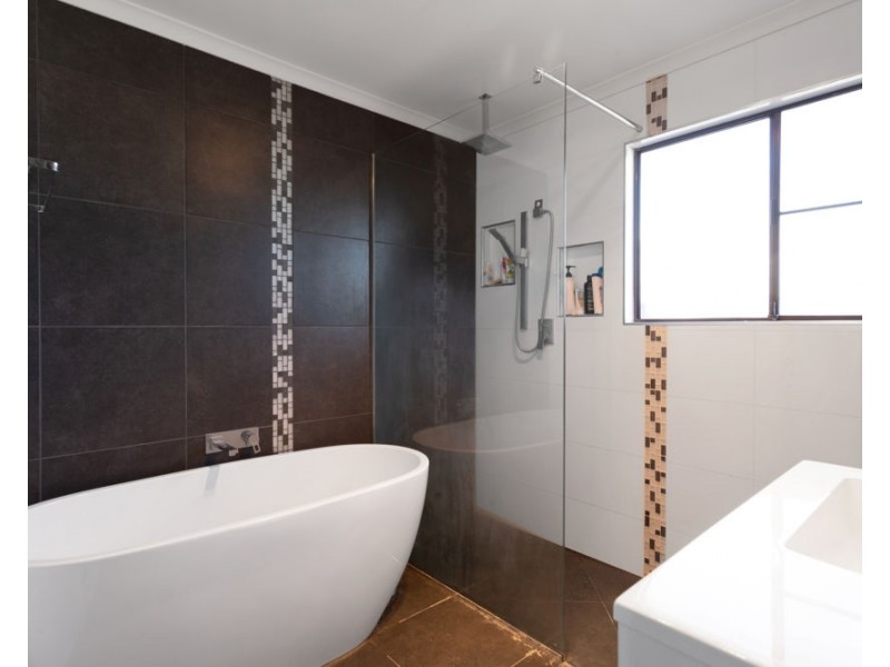 6 Caribaea Court, Andergrove QLD 4740