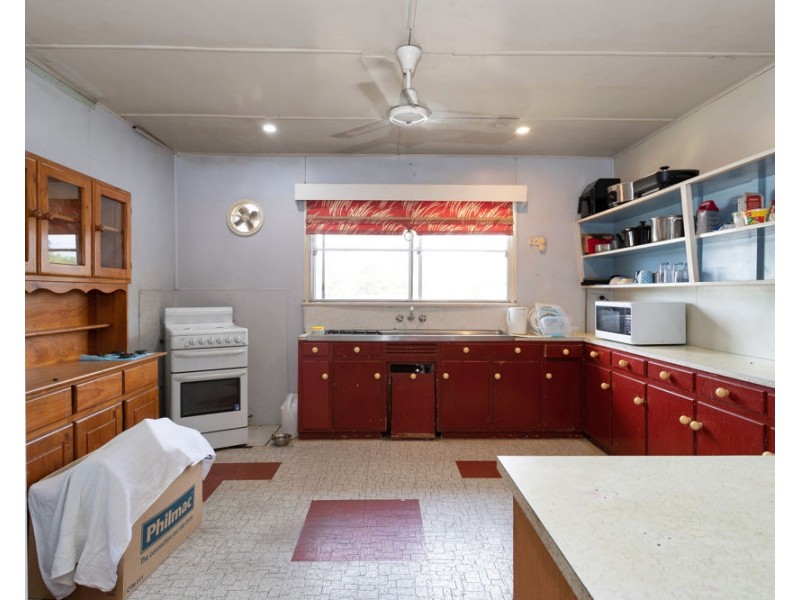 33 Meadow Street, North Mackay QLD 4740