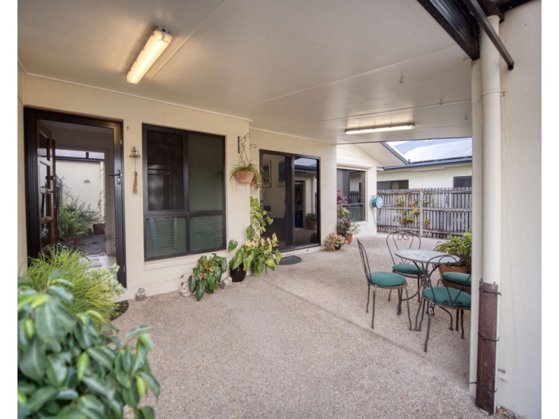2/25 Garraway Street, West Mackay QLD 4740