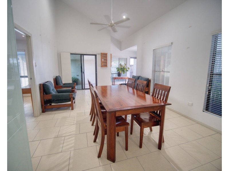 2/25 Garraway Street, West Mackay QLD 4740