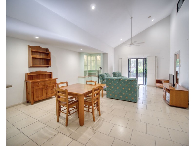 2/25 Garraway Street, West Mackay QLD 4740