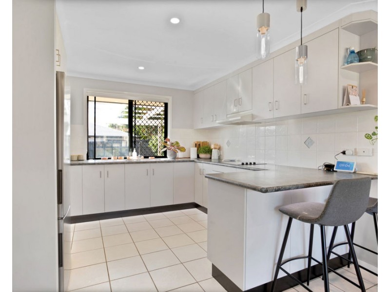 16 Collins Court, Eimeo QLD 4740